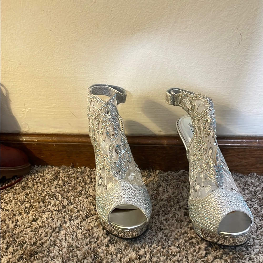 Hot Tomato Sparkling Silver Peep-Toe Heels